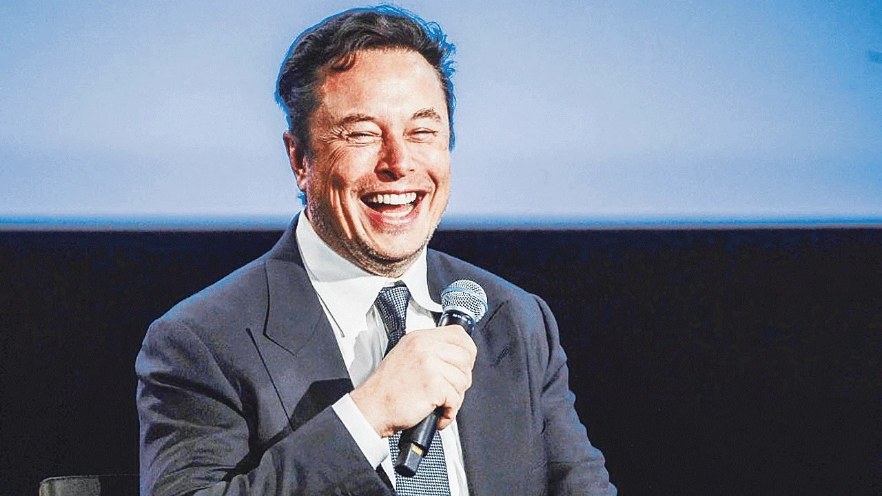 Elon Musk dünyanın ilk 500 milyar dolarlık milyarderi oldu!