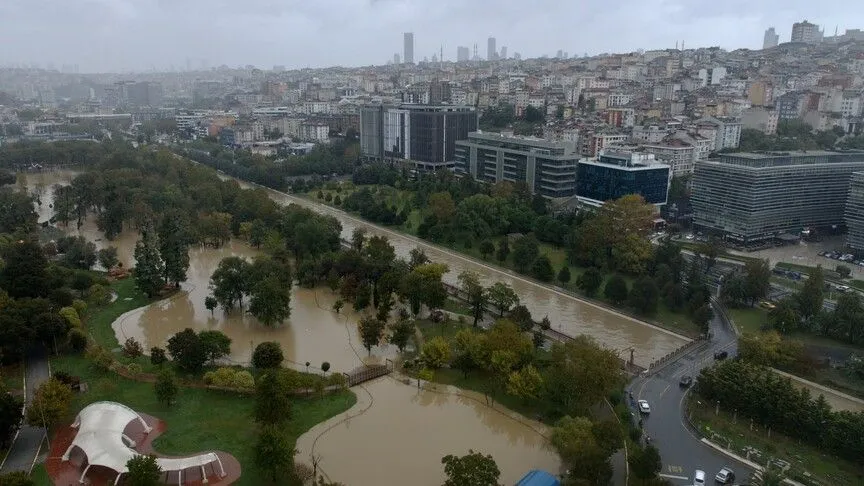 İstanbul Sonbaharın İlk İki Ayında Aldığı Yağıştan Fazlasını İki Günde Gördü