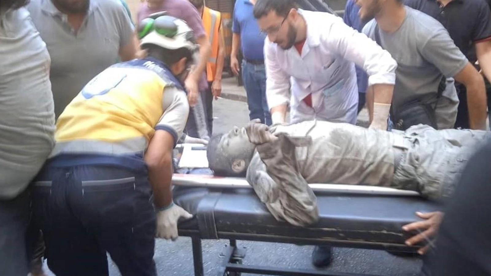 İsrail’in Şam’a düzenlediği saldırıda yaralılara müdahale anları ortaya çıktı