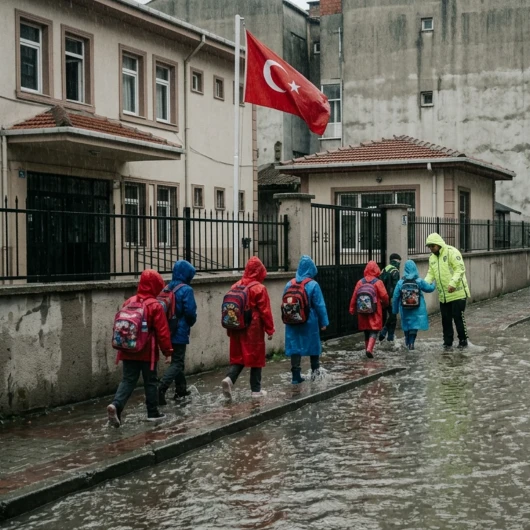 Pazartesi İstanbul'da Okullar Tatil Mi? Vali Gül Açıkladı: 19 Ekim'de Okul Var Mı?