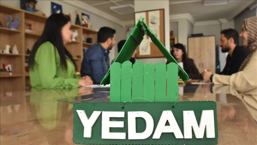 Van'da bağımlılıkla mücadele edenler Yeşilay atölyesinde sanatsal faaliyetlerle iyileşiyor