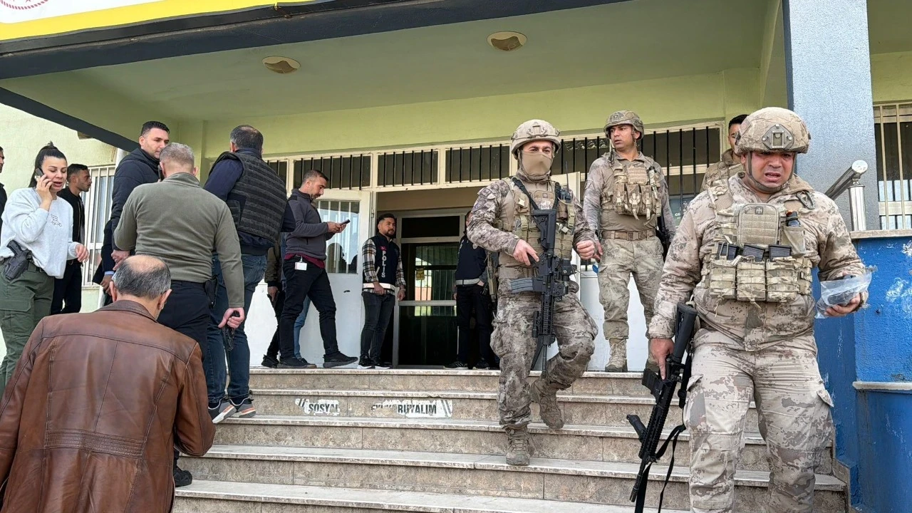 Şanlıurfa'da lisede silahlı saldırı: 16 kişi yaralandı, saldırgan intihar etti