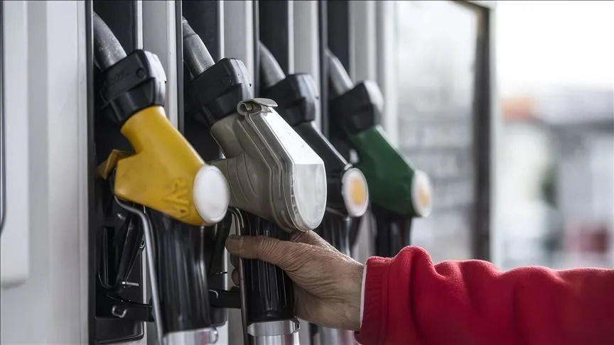 Akaryakıt fiyatlarında geçici olarak eşel mobil sistemi devreye alındı