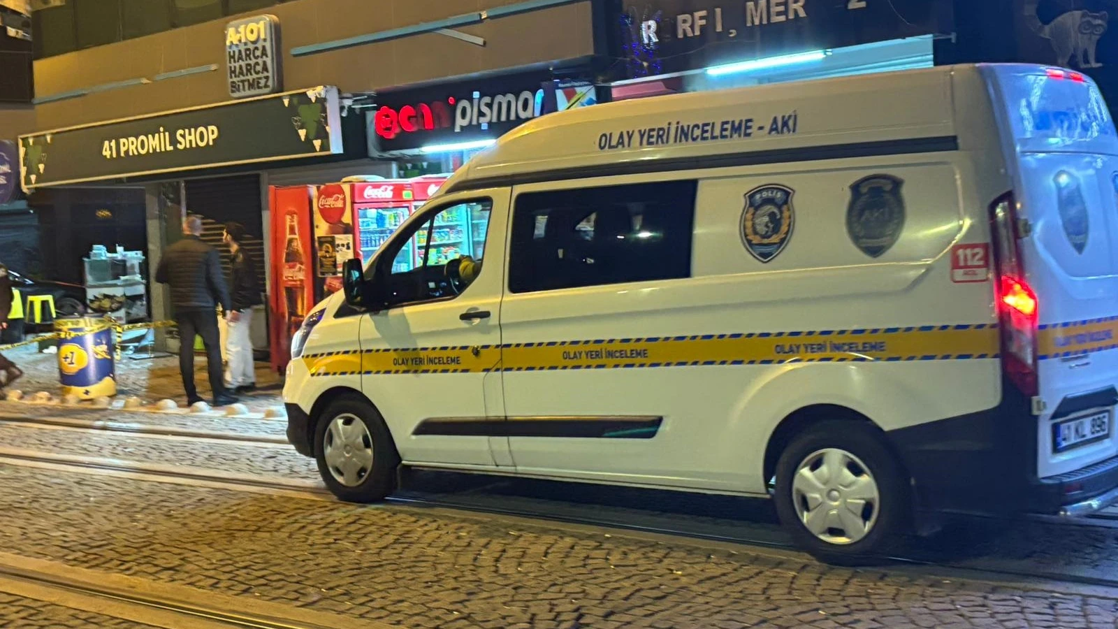 İzmit'te eğlence mekanında çıkan kavgada iki kişi tabancayla vuruldu