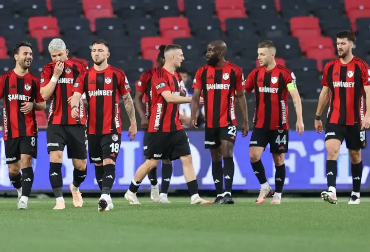 Gaziantep FK 2-0 öne geçtiği maçta yine kazanamadı! Seri 6 maça çıktı...