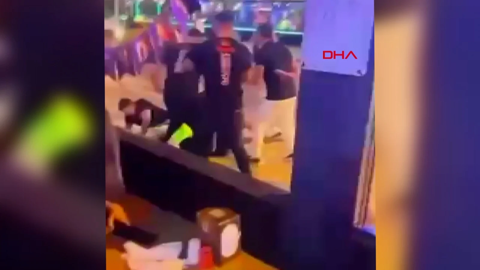 Eğlence mekanında tekmeli, yumruklu 'hesap' kavgası: 5 gözaltı