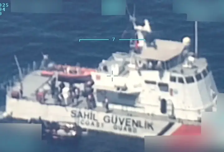 MSB: Düzensiz göçmenleri, Türk Sahil Güvenlik ekipleri kurtardı