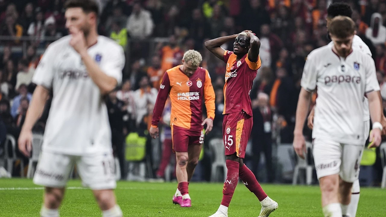 Son dakika: Galatasaray - Trabzonspor derbisinde kazanan çıkmadı!