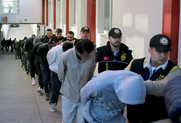 Usulsüz reçeteyle temin ettikleri ilaçları satan çeteye ‘Son Reçete’ operasyonu