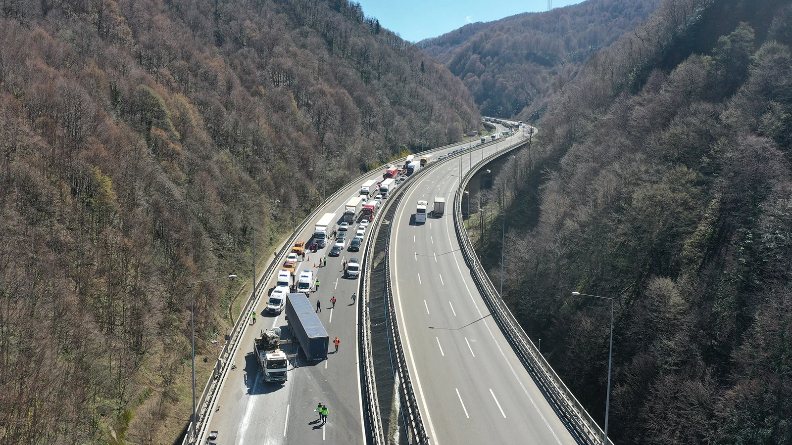 Anadolu Otoyolu'nda zincirleme trafik kazası