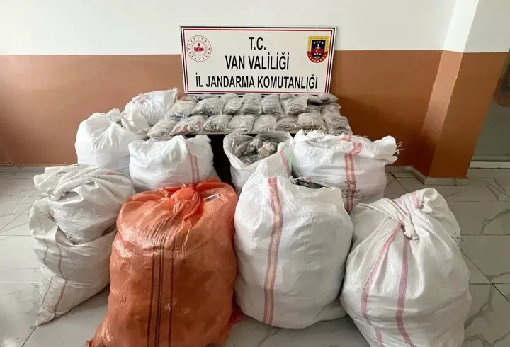 Van'da 3 milyon 450 bin TL'lik gümrük kaçağı eşya ele geçirildi