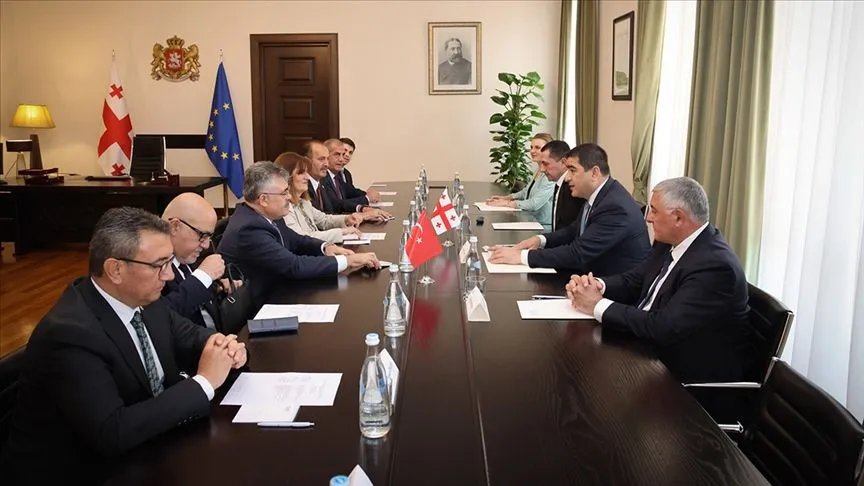 Gürcistan Parlamentosu Başkanı Papuaşvili, TBMM heyetini kabul etti
