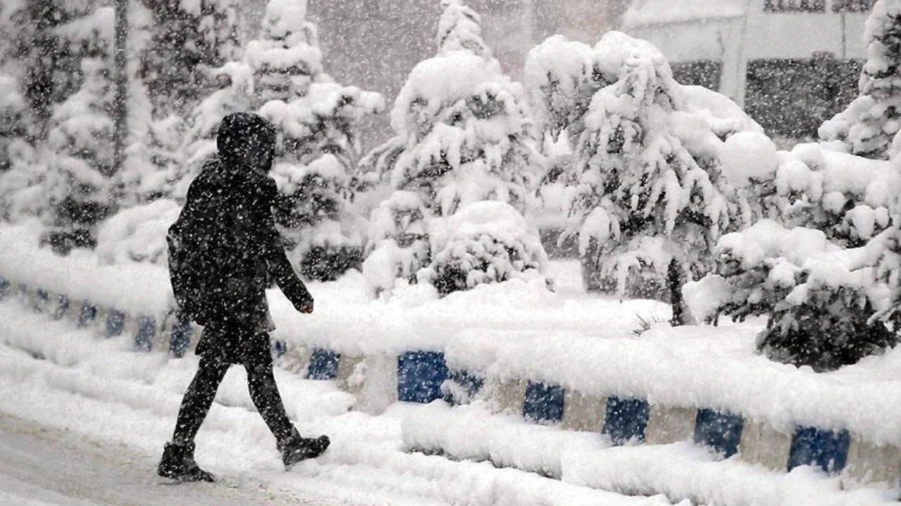 Yarın Ankara'da okullar tatil mi? 14 Ocak Çarşamba Ankara okullar tatil olacak mı?