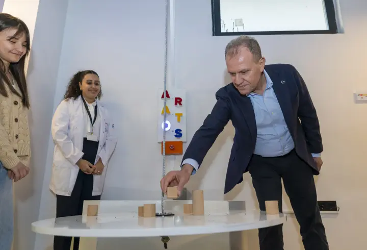 Başkan Seçer, Tarsus Aratos Matematik Evi’ni ziyaret etti