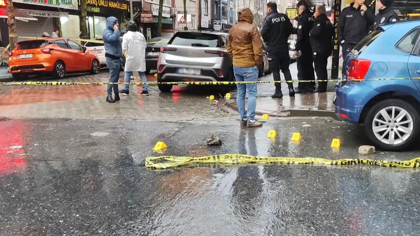 Esenyurt'ta yol verme tartışmasında silahlar konuştu: 1 ölü