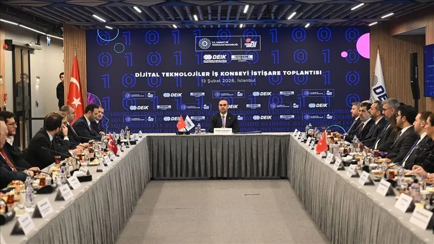 Bakan Kacır, DEİK Dijital Teknolojiler İş Konseyi ile bir araya geldi