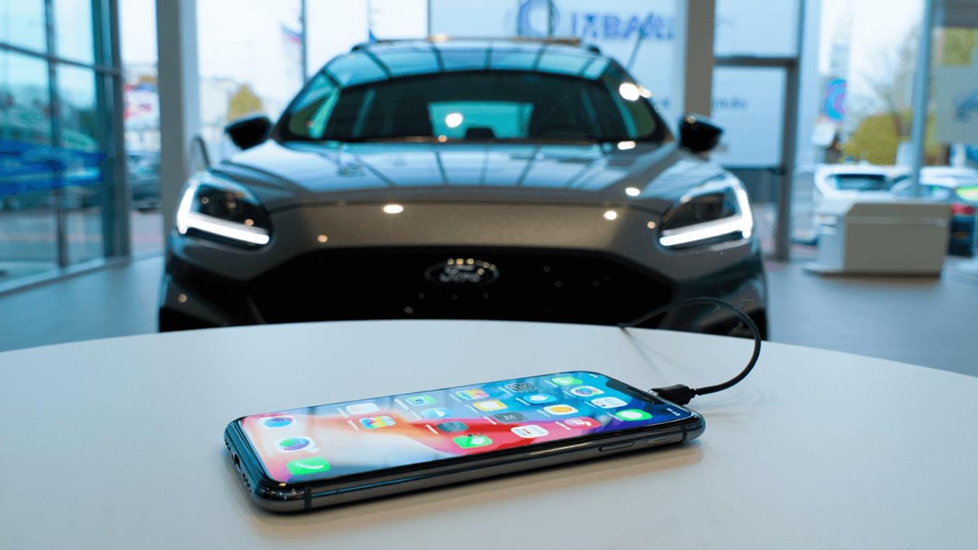 Önce Mercedes şimdi Ford: "Apple CarPlay Ultra etkileyici değil"