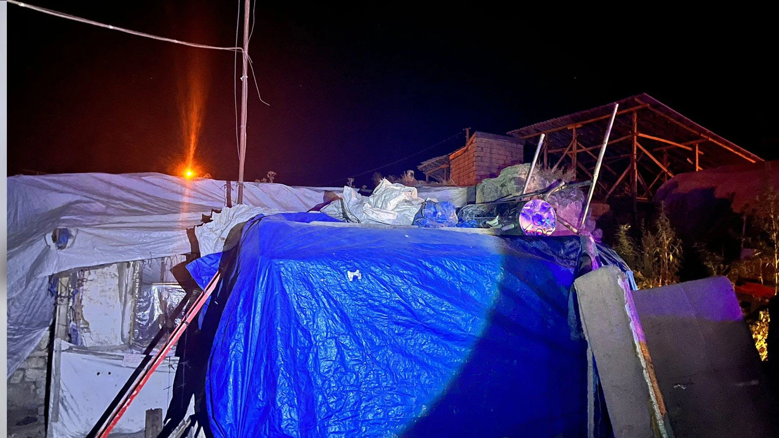 Erzurum'da bir evde göçük: 2 çocuk can verdi, anne ağır yaralı