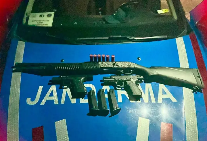 Kırşehir'de düğün denetimlerinde havaya ateş eden 3 kişi yakalandı