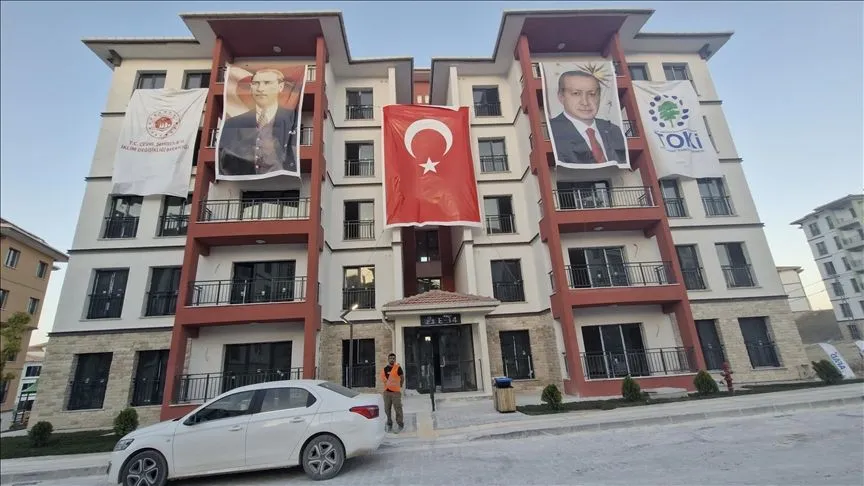 Hatay'da 16 bin 993 deprem konutu ile 1355 iş yerinin daha hak sahibi belirlendi