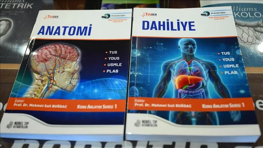 Tıp kitapları için özgün görseller sanal gerçeklikle birleştirildi