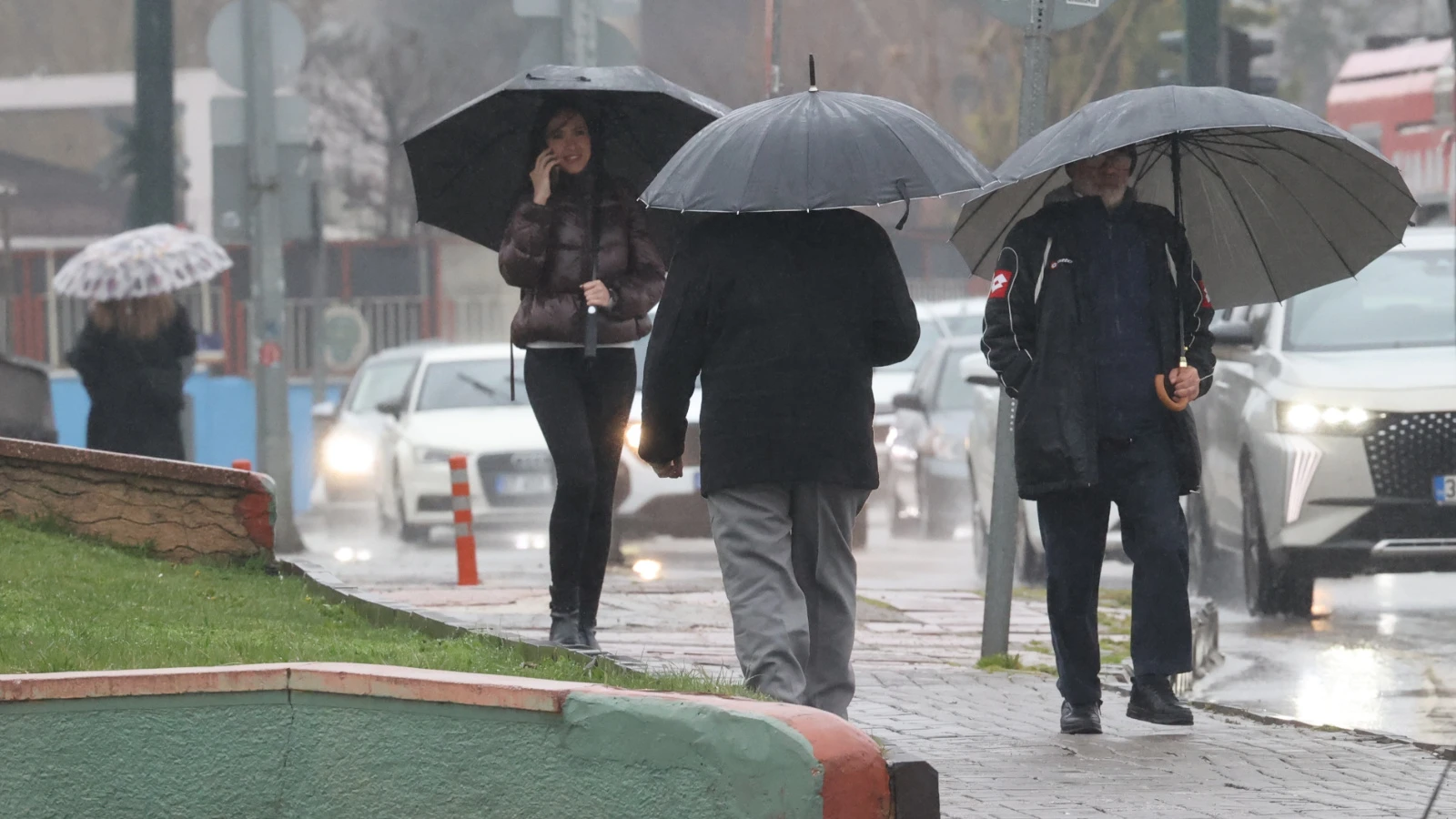 MGM uyardı: Hafta sonu sağanak, toz taşınımı ve çığ riski var!