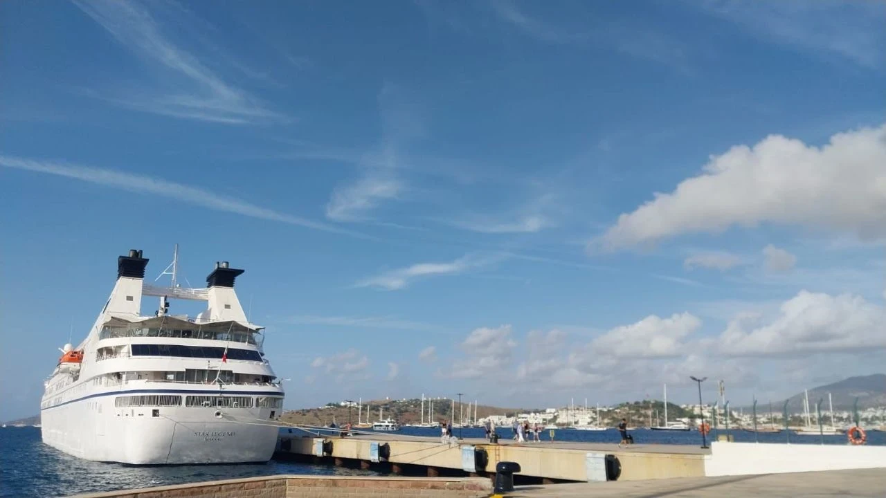 Bodrum'a "Star Legend" kruvaziyeriyle 271 turist geldi