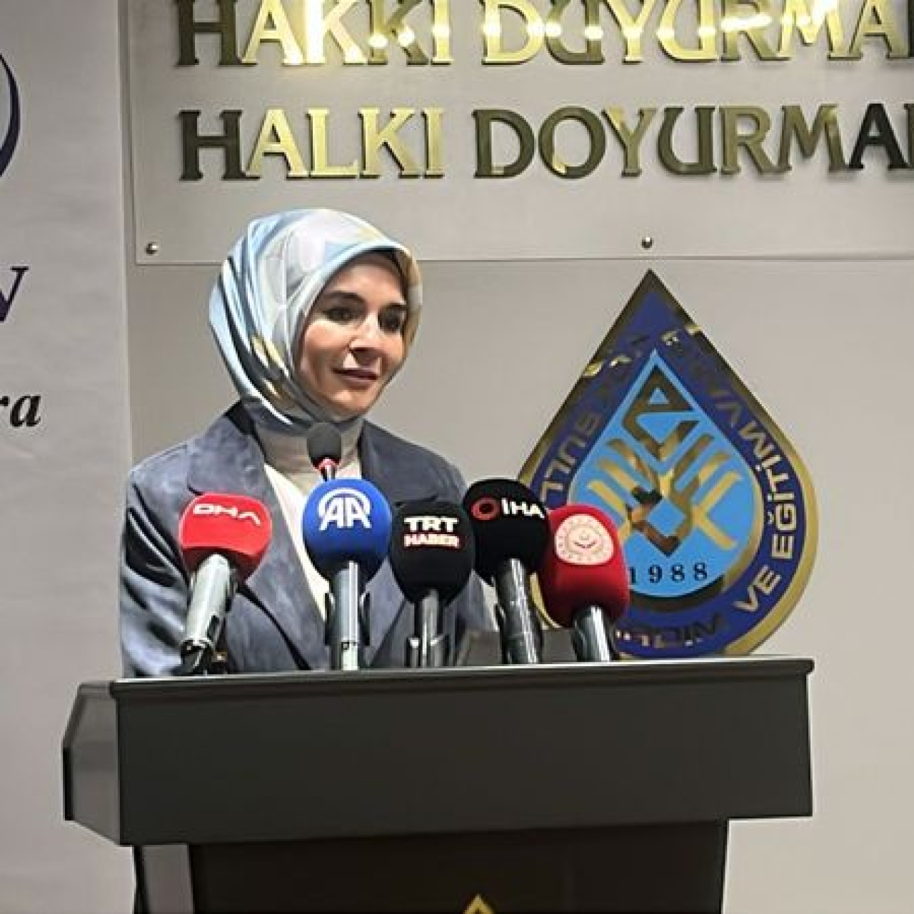 "Güçlü bir gelecek değerlerinden kopmayan gençlerle mümkündür"