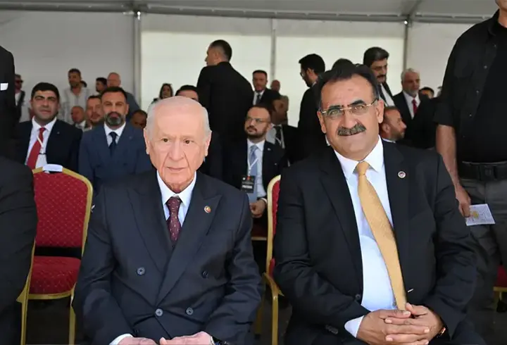 MHP lideri Devlet Bahçeli, Malazgirt Belediye Başkanı Ahmet Kenan Türker ile görüştü