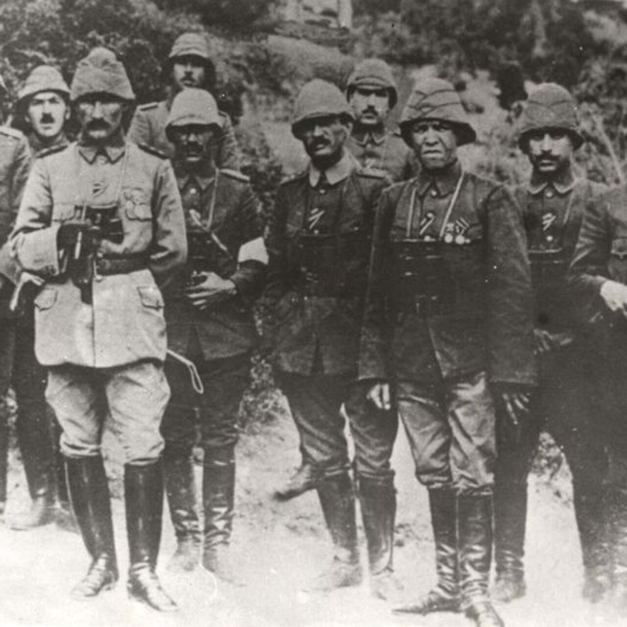 Atatürk'e sunuldu: Siperler içerisinde ölmediğime teessüf ediyorum
