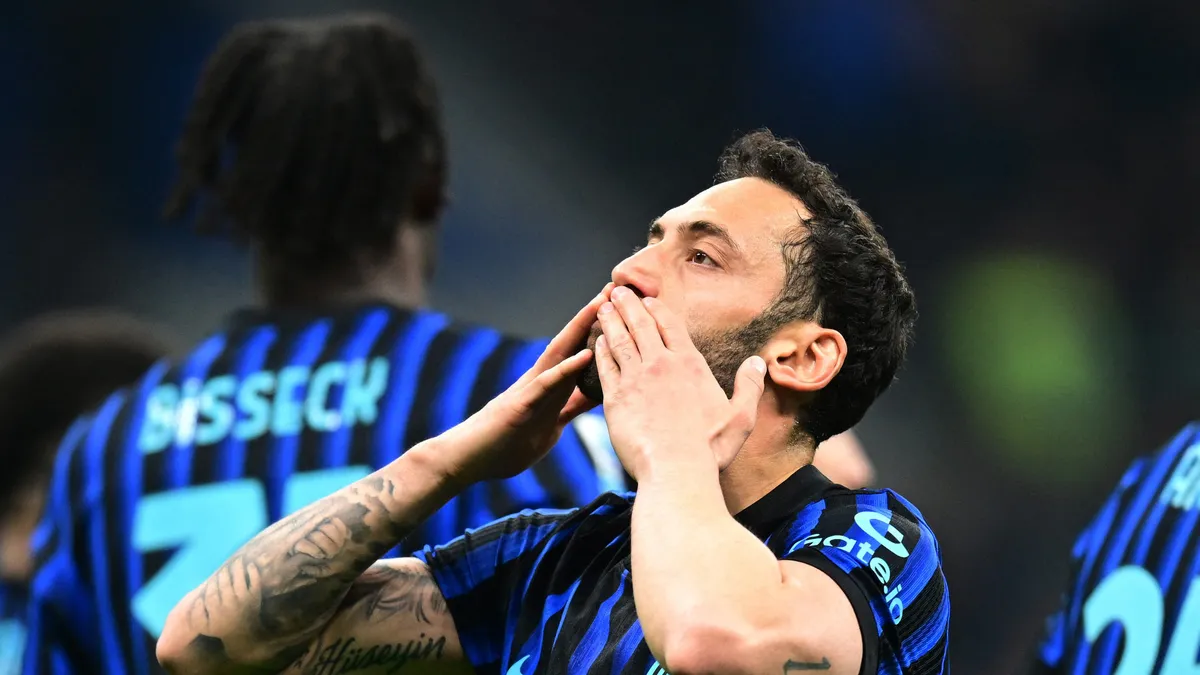 Inter'de Hakan Çalhanoğlu'nun transfer bedeli belirlendi