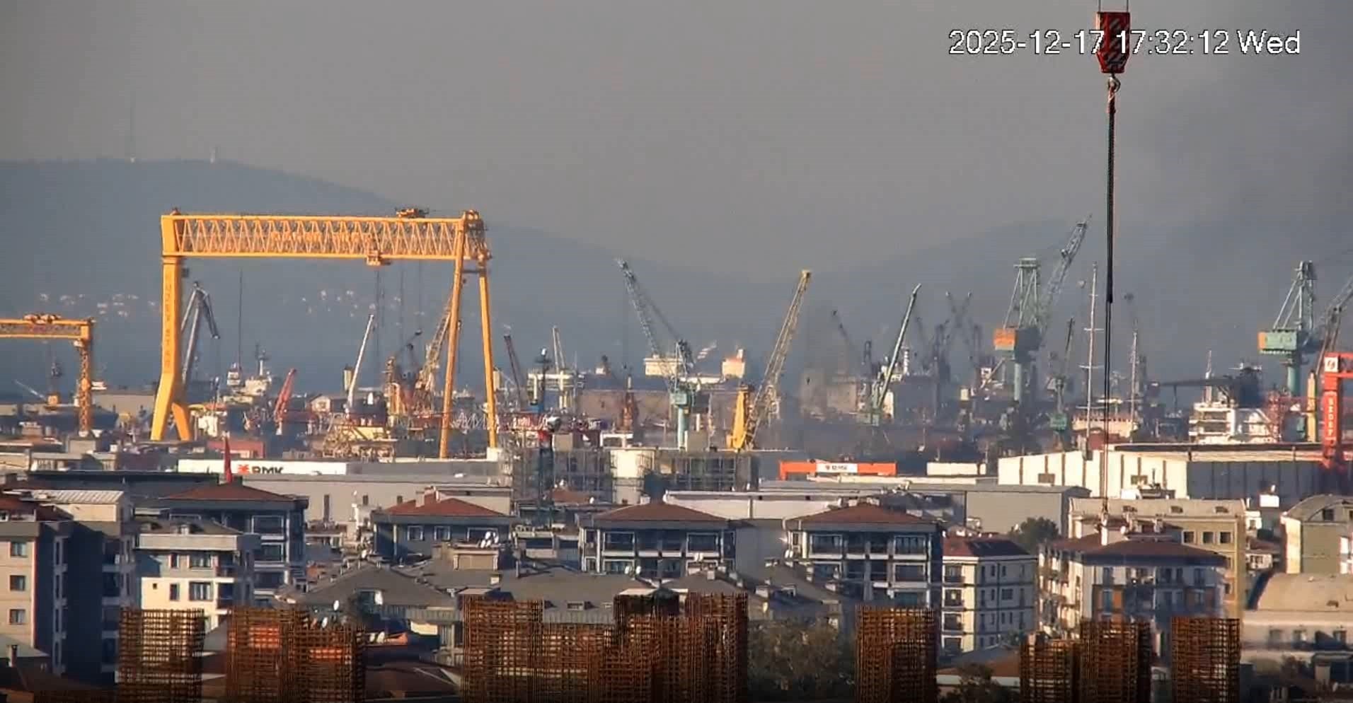 İstanbul'da tersanede gemi yangını! Müdahale ediliyor