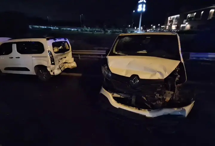 İstanbul'da 16 aracın karıştığı zincirleme kaza