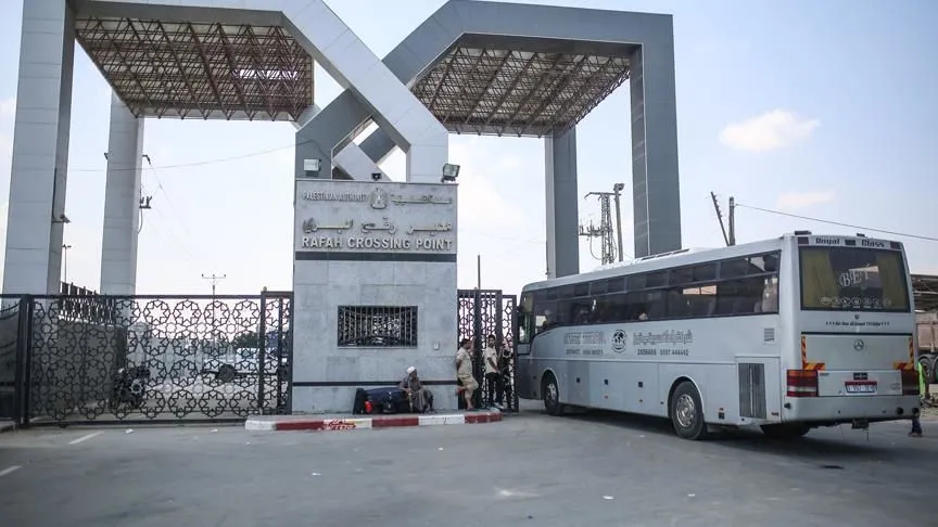AB: Açılışının ardından Refah Sınır Kapısı'ndan 838 yolcu geçiş yaptı
