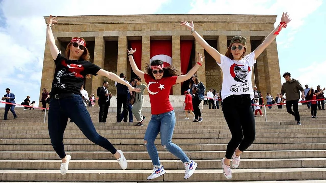 19 Mayıs resmi tatil mi? 19 Mayıs'ta okullar var mı, üniversiteler tatil mi?