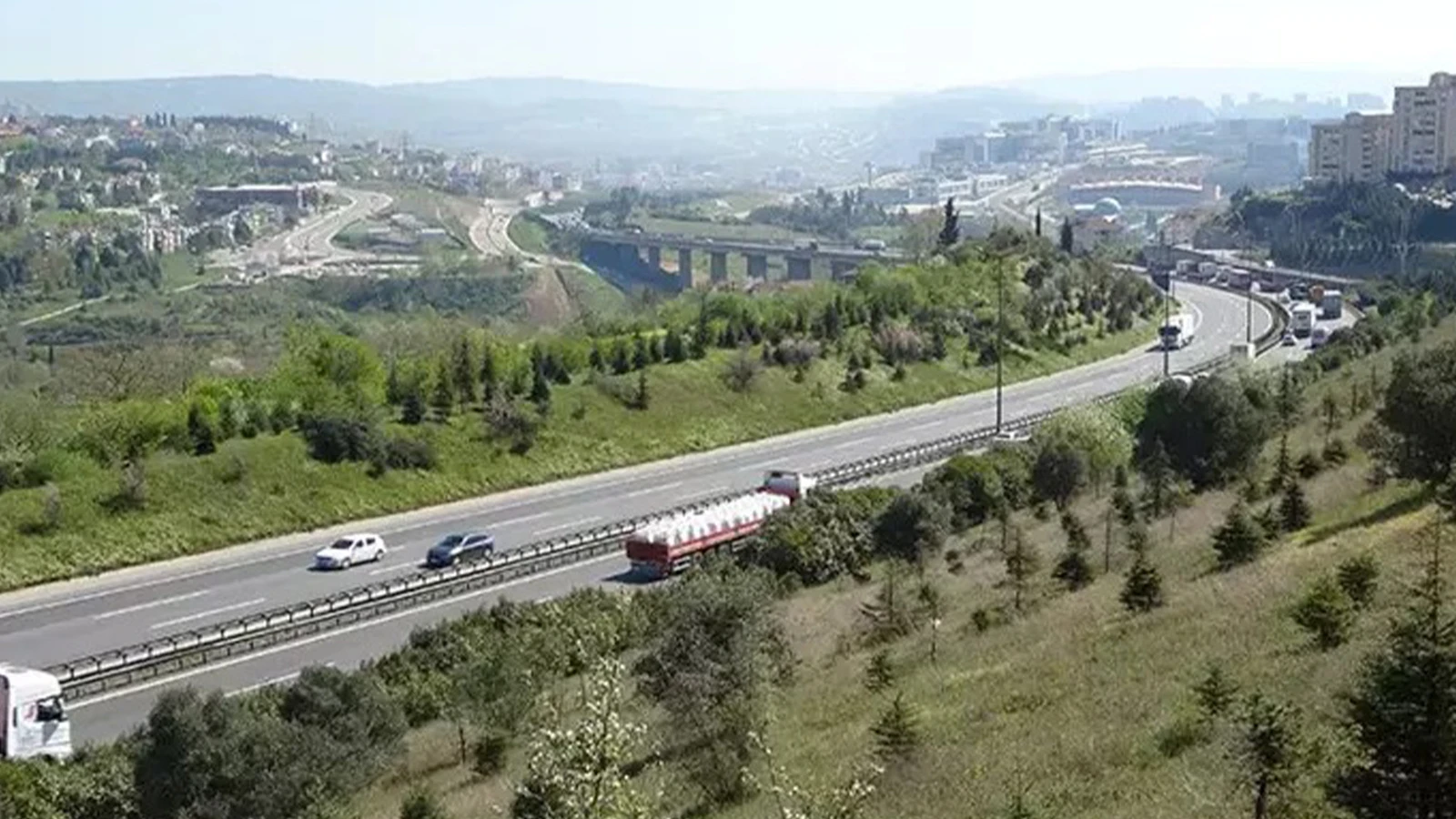 Kocaeli Valiliği'nden bayram dönüşü 'ağır tonajlı araç' yasağı