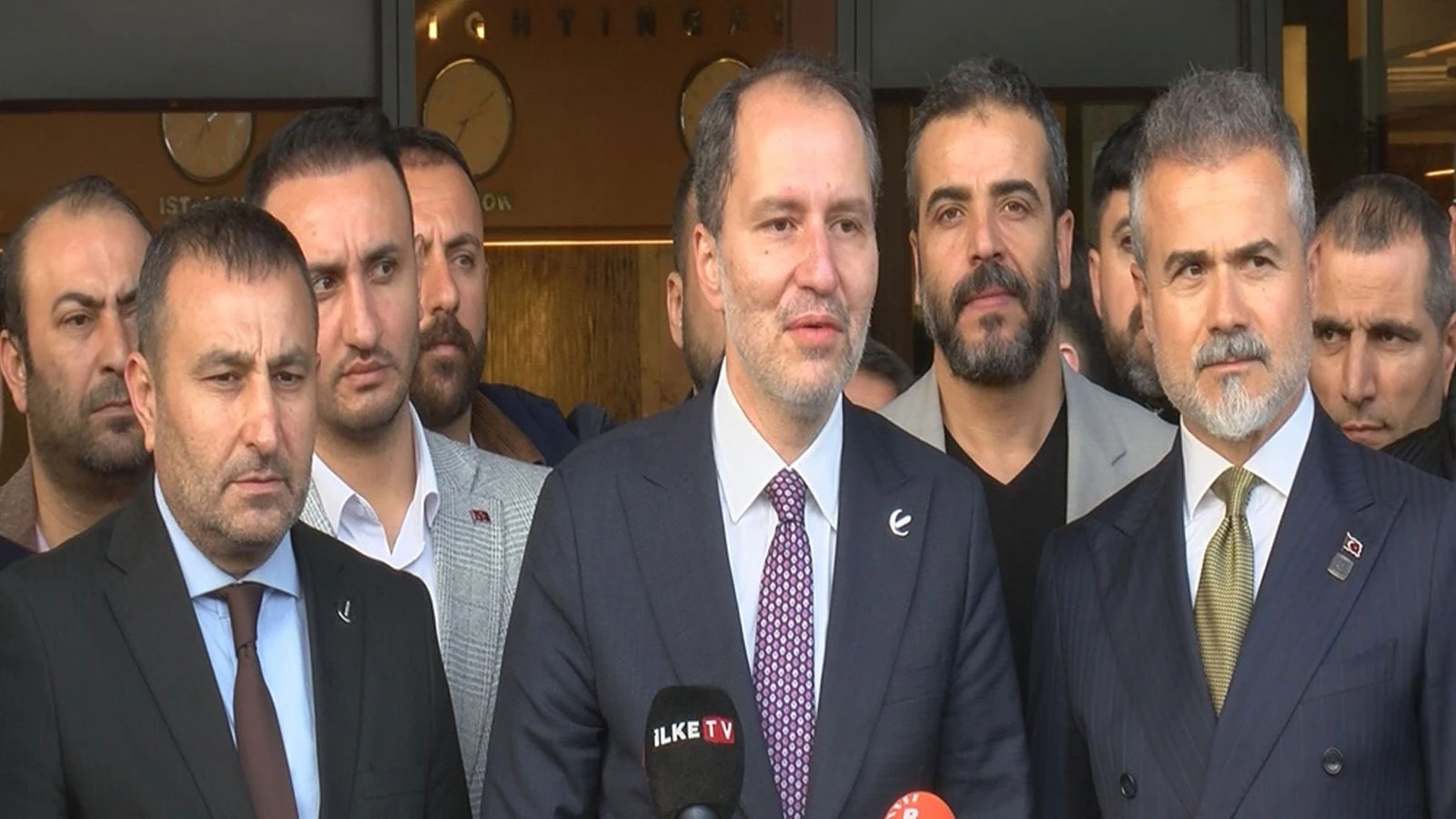 Siyasilerden Sırrı Süreyya Önder'e hastanede ziyaret