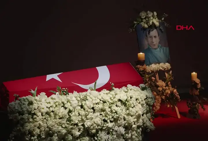 Tiyatronun duayeni Haldun Dormen'e veda: Sonsuzluğa uğurlanıyor