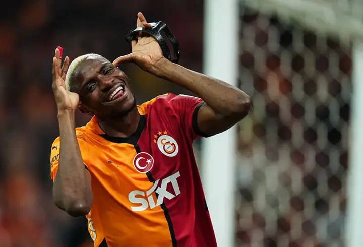 Okan Buruk'tan İtalya'da Victor Osimhen zirvesi