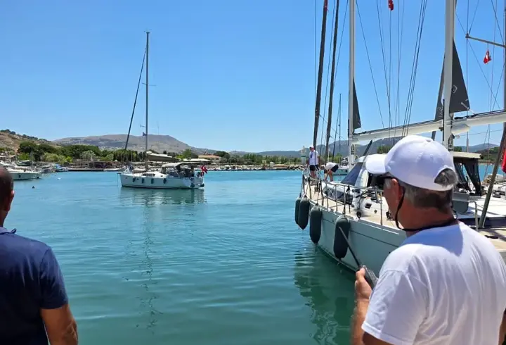 Denizlerdeyiz Amatör Denizciler Derneği yat rallisi finalini Gökçeada'da yaptı