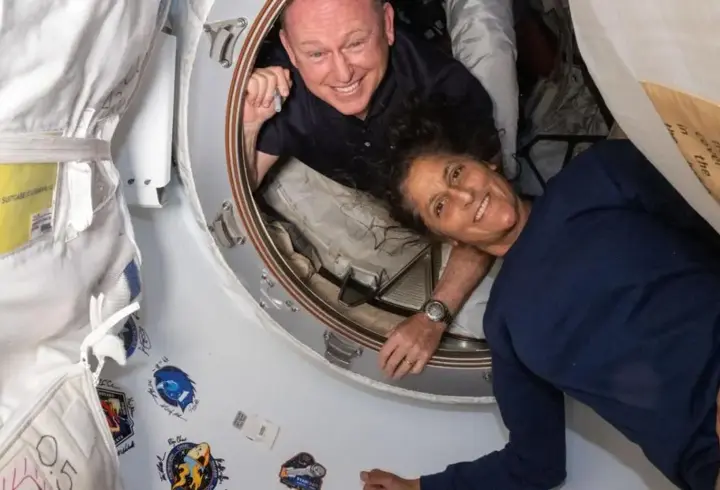 Uzayda mahsur kalan ABD'li astronotlar 9 ay sonra dünyaya dönüyor