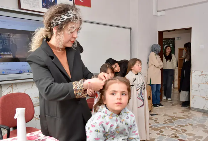 Silifke’de 'Bir Şefkat Haresi' projesi ile öğrencilere bayram sevinci yaşatıldı