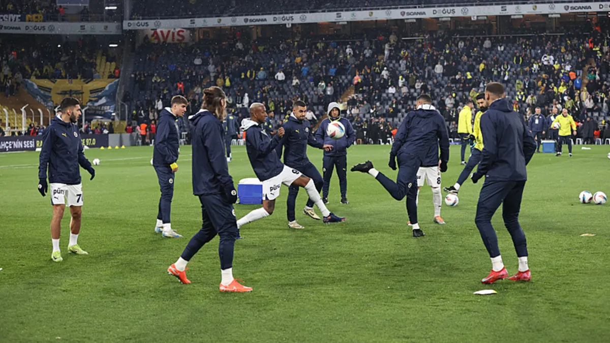 Fenerbahçe-Trabzonspor maçı öncesi oyuncular tokalaşmadı!