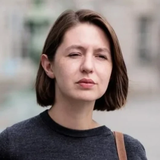Sally Rooney'nin Kitapları İngiltere'de Satıştan Kaldırıldı