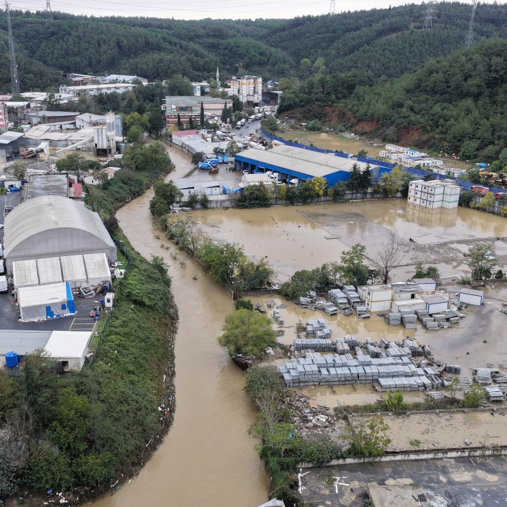 Sel Suları Çekilse De Sağlık Riski Sürüyor