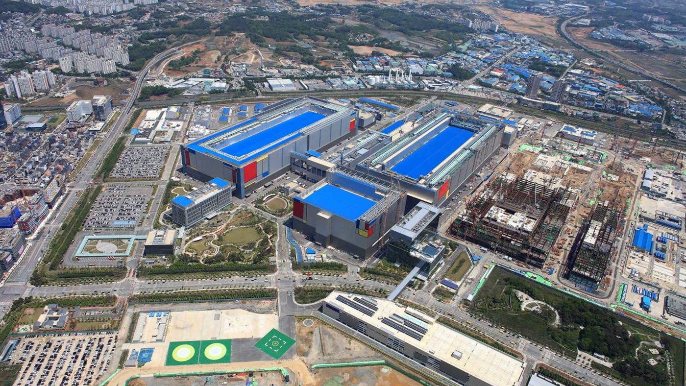 Samsung, 2028’de çiplerde silikon yerine cam kullanımına geçiyor