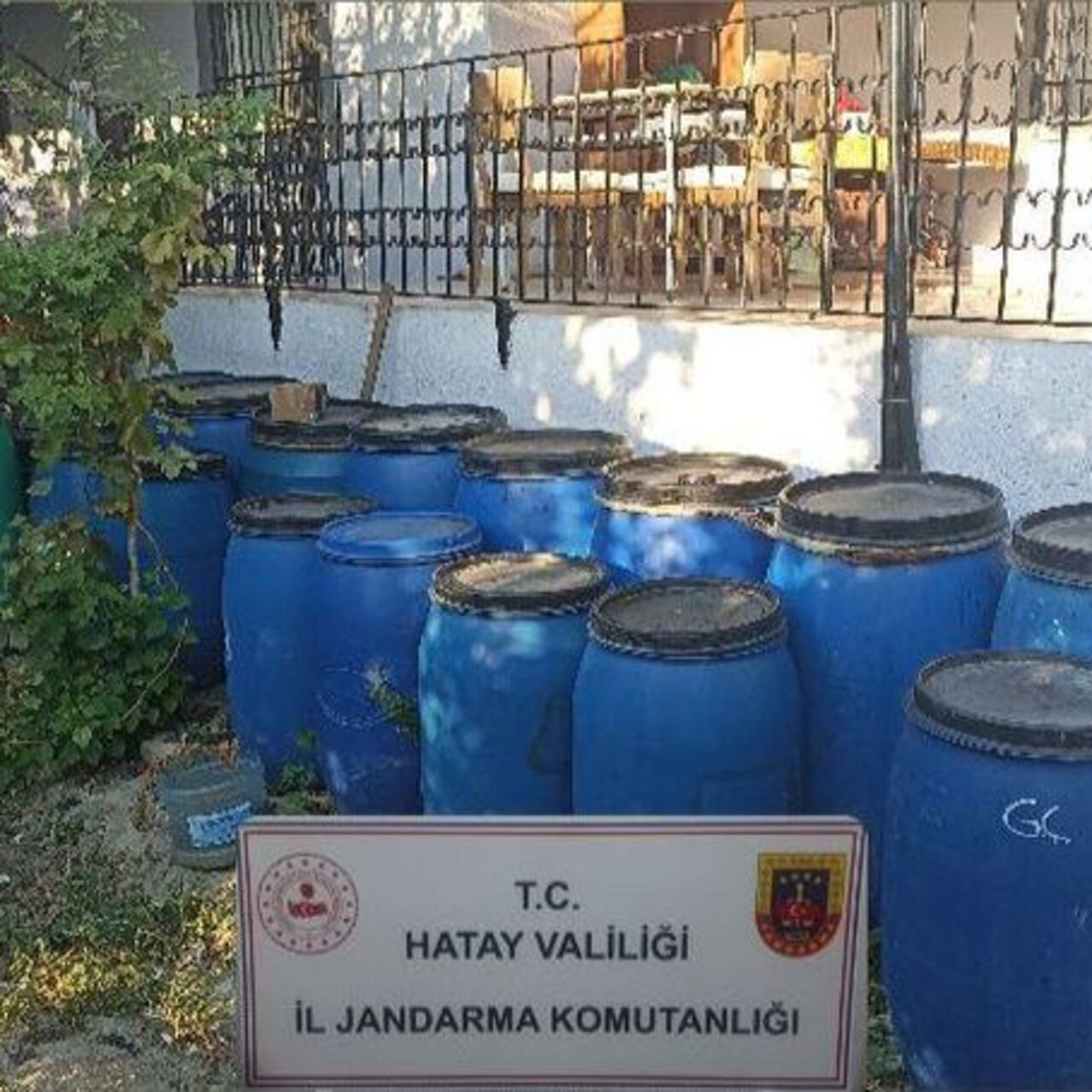 5 bin litre sahte içki ele geçirildi