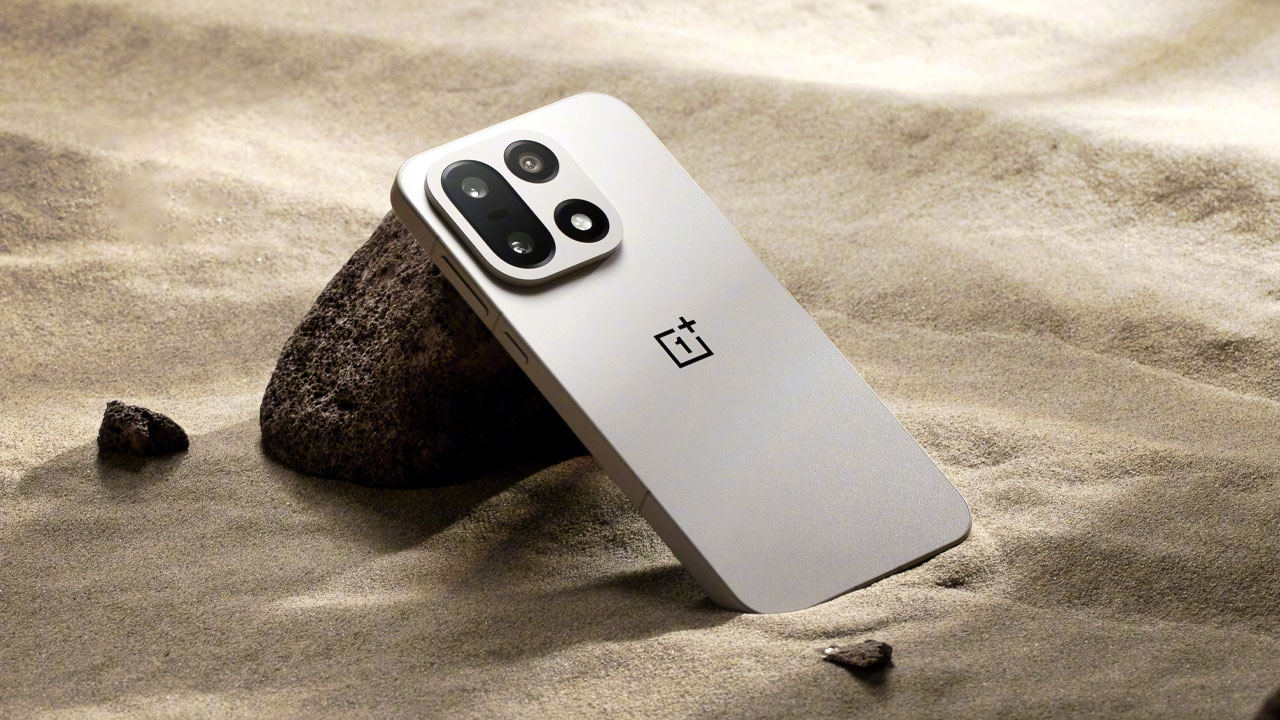 OnePlus 15 dünyanın ilk 165Hz OLED ekranı ile geliyor!
