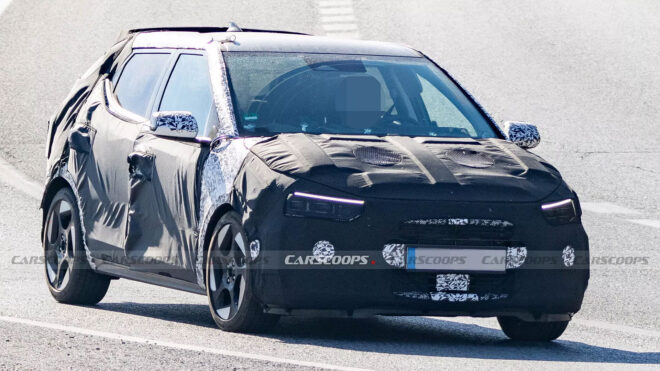 Yeni Hyundai i20, köşeli bir tasarımla geliyor