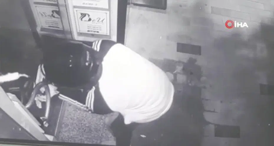 İş merkezi girişine el bombası. Polis alarma geçti